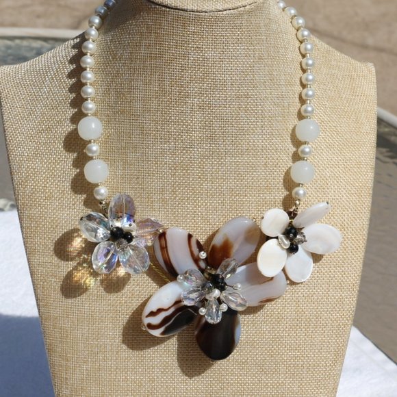 Large Agate Pearl & Mother of Pearl Flower Necklace Earring Set Chunky Handmade - Picture 2 of 6